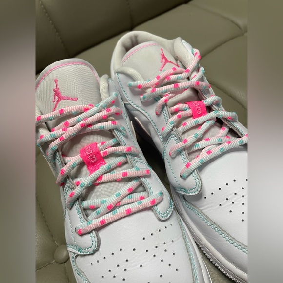 AIR JORDAN 1 LOW AURORA GREEN PINK GS - Girls youth- 4Y = 5.5 women - Picture 5 of 12